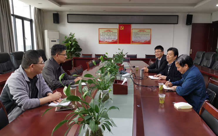 m88.com大中小学思政课一体化建设研究中心主任赴江夏区教研室研究中心工作(图1) m88.com大中小学思政课一体化建设研究中心主任赴江夏区教研室研究中心工作(图1)