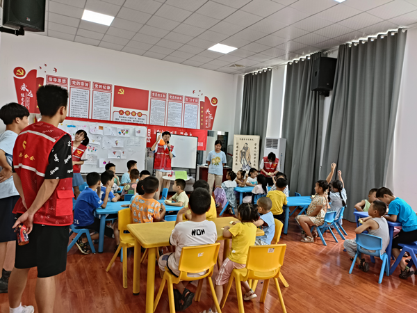 m88.com思政课教师赴云梦指导学生开展暑期社会实践活动(图1) m88.com思政课教师赴云梦指导学生开展暑期社会实践活动(图1)